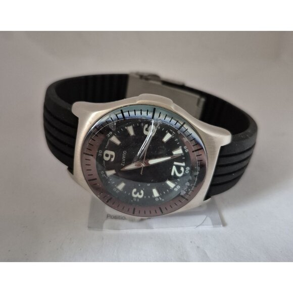 NEW Vtg 2003 Avon Sports Style Mens Watch With Black Strap - Picture 1 of 9